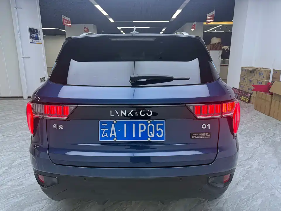 Lynk & Co 01