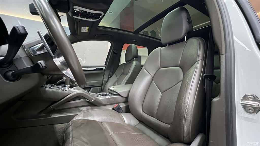 Porsche Cayenne, 2015 11
