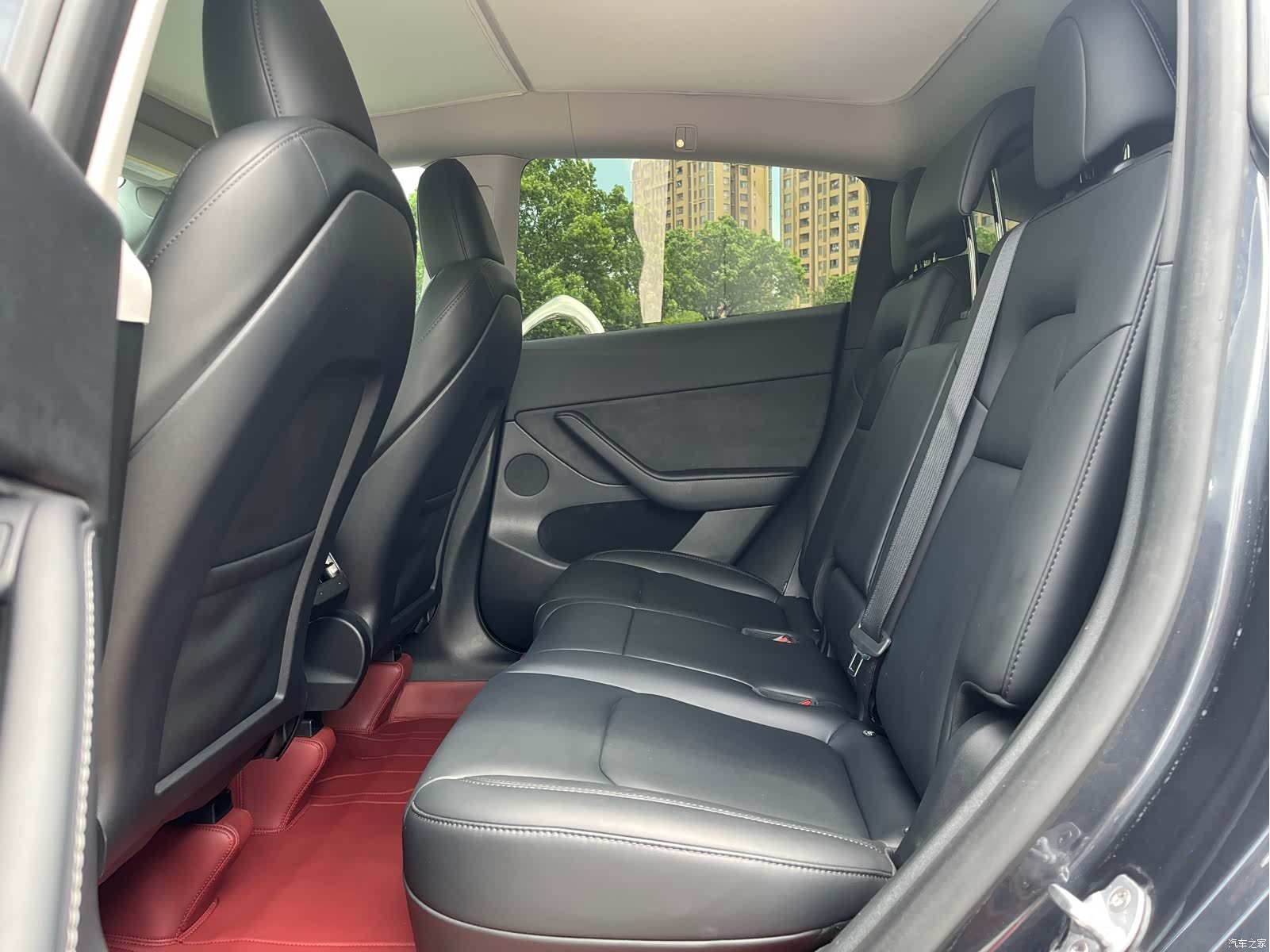 Tesla Model Y, 2024 10