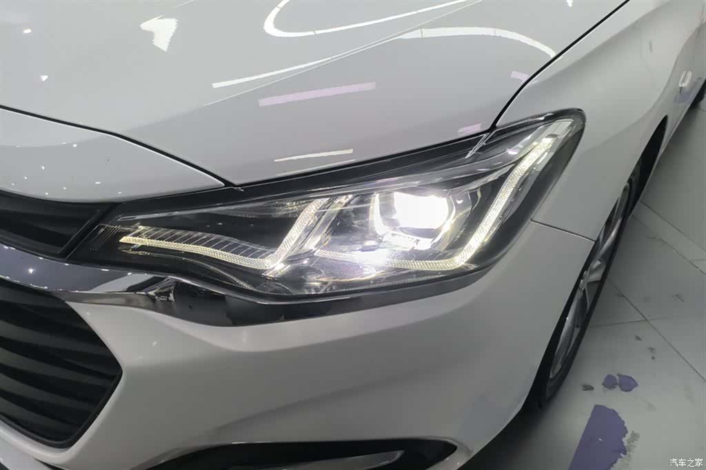 Chevrolet 320, 2022 все фото
