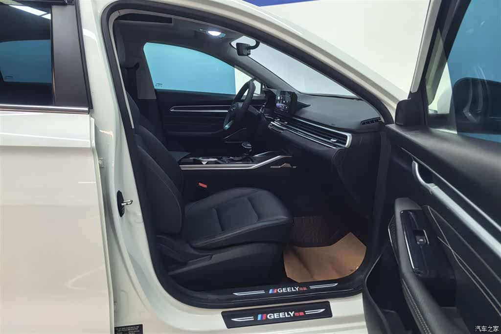 Geely Emgrand, 2022 8
