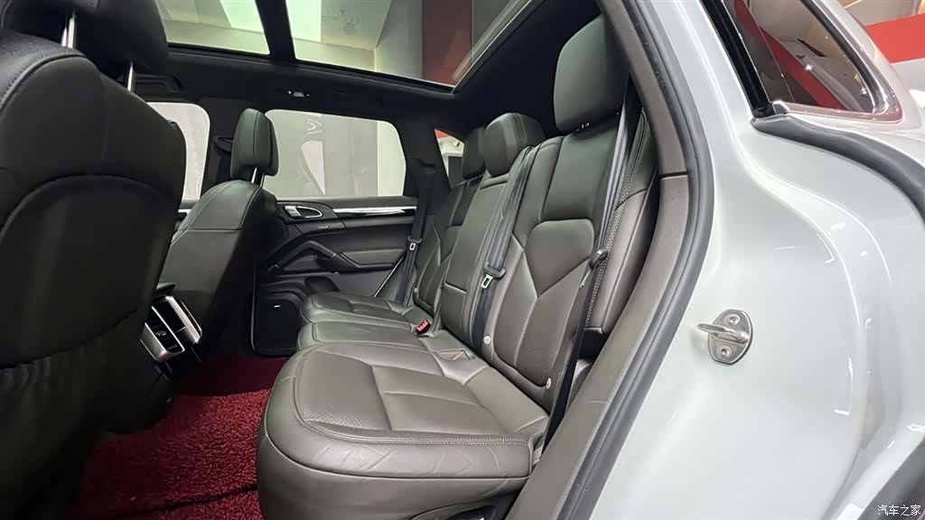 Porsche Cayenne, 2015 12