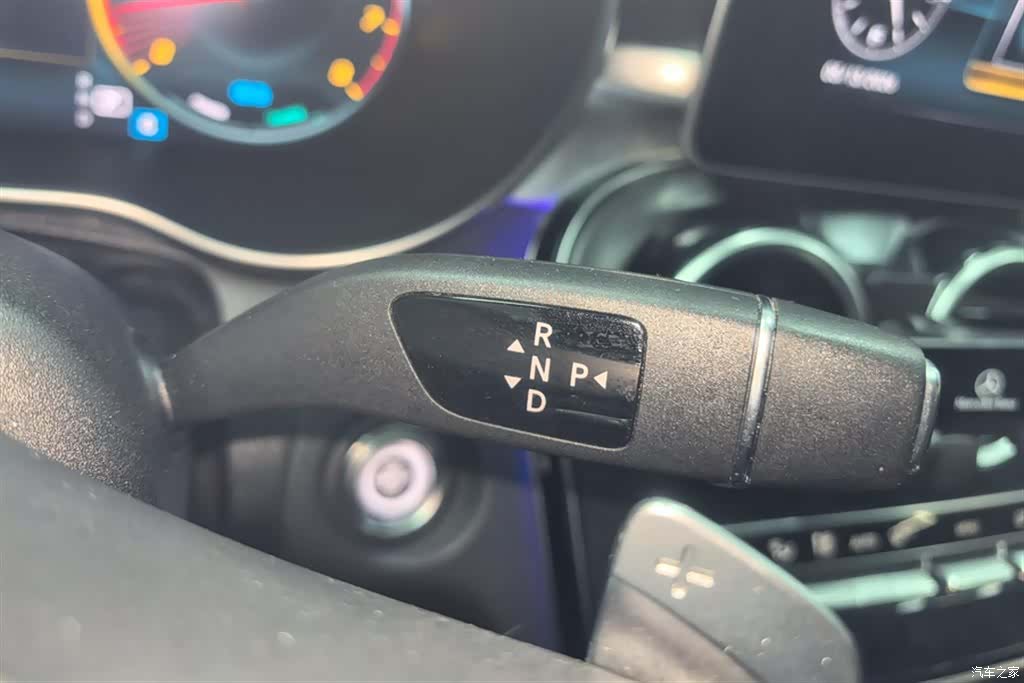 Mercedes-Benz C-Class, 2020 16