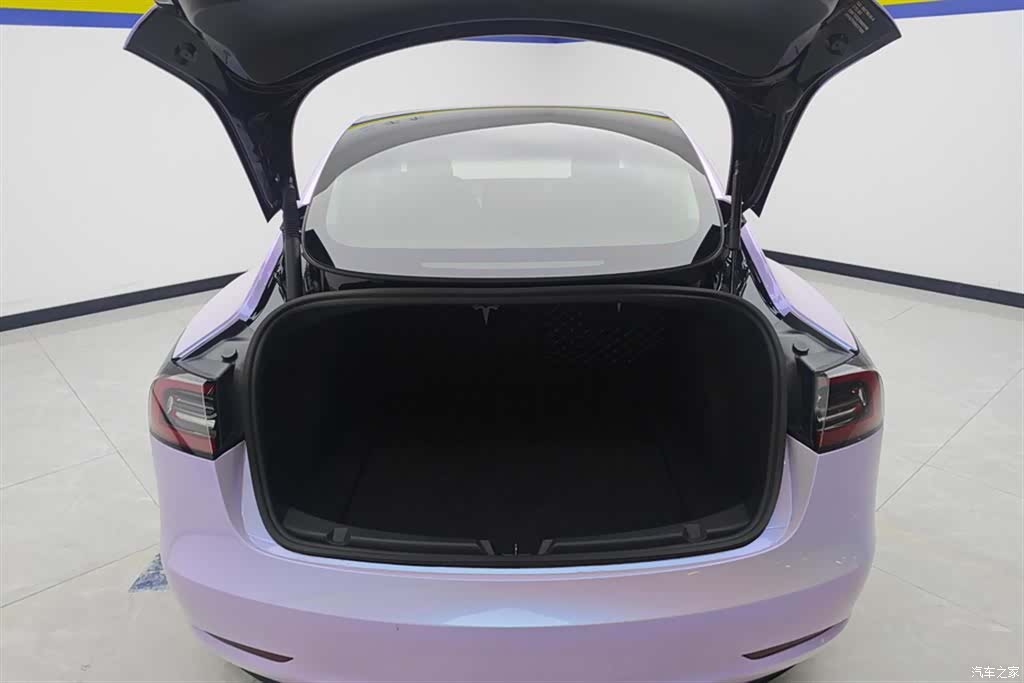 Tesla Model 3, 2022 4