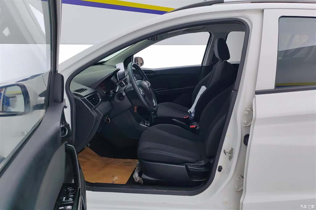 Wuling 310, 2019 9