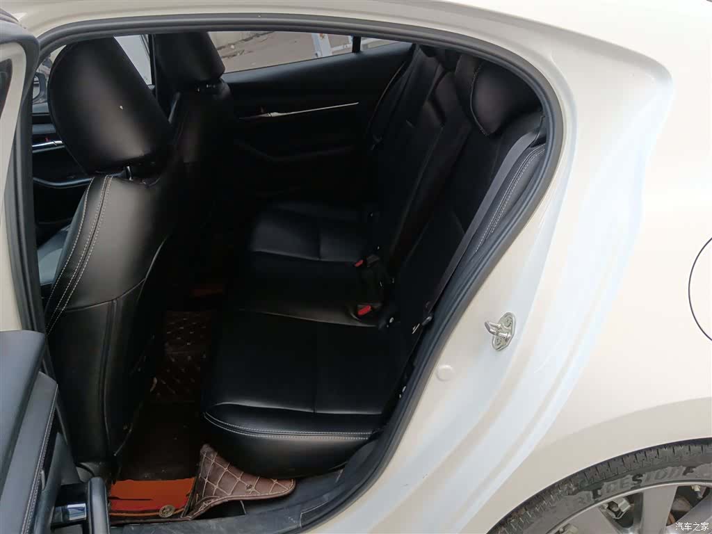 Mazda Mazda3, 2023 13