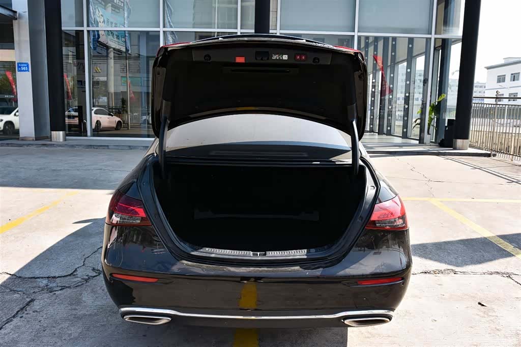 Mercedes-Benz E-Class, 2023 12