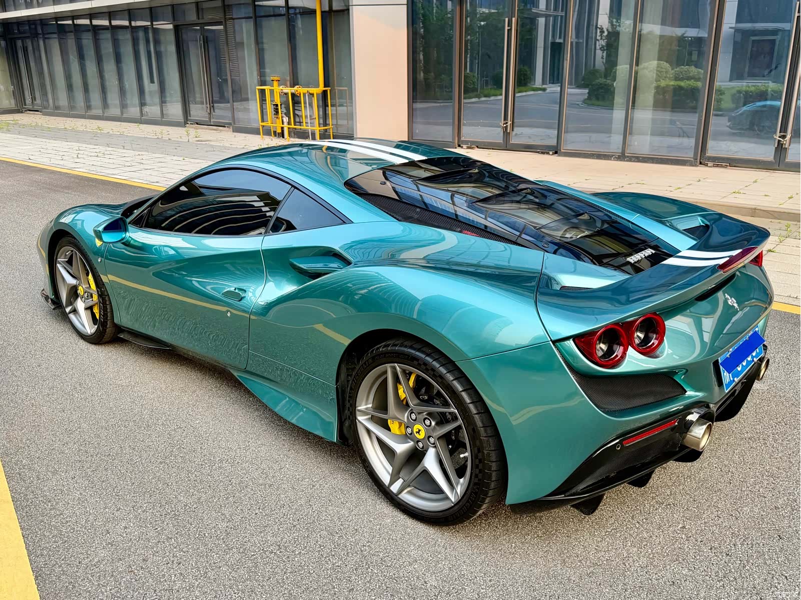 Ferrari F8, 2021 8