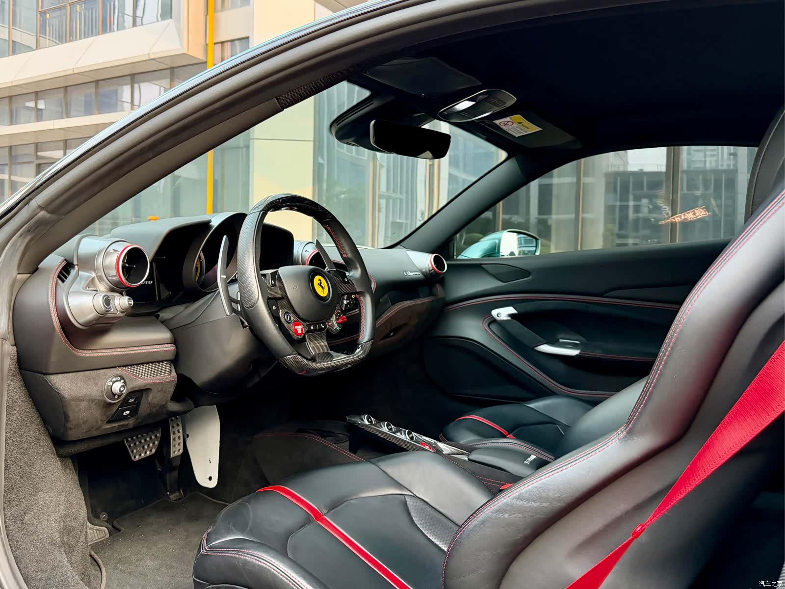 Ferrari F8, 2021 15