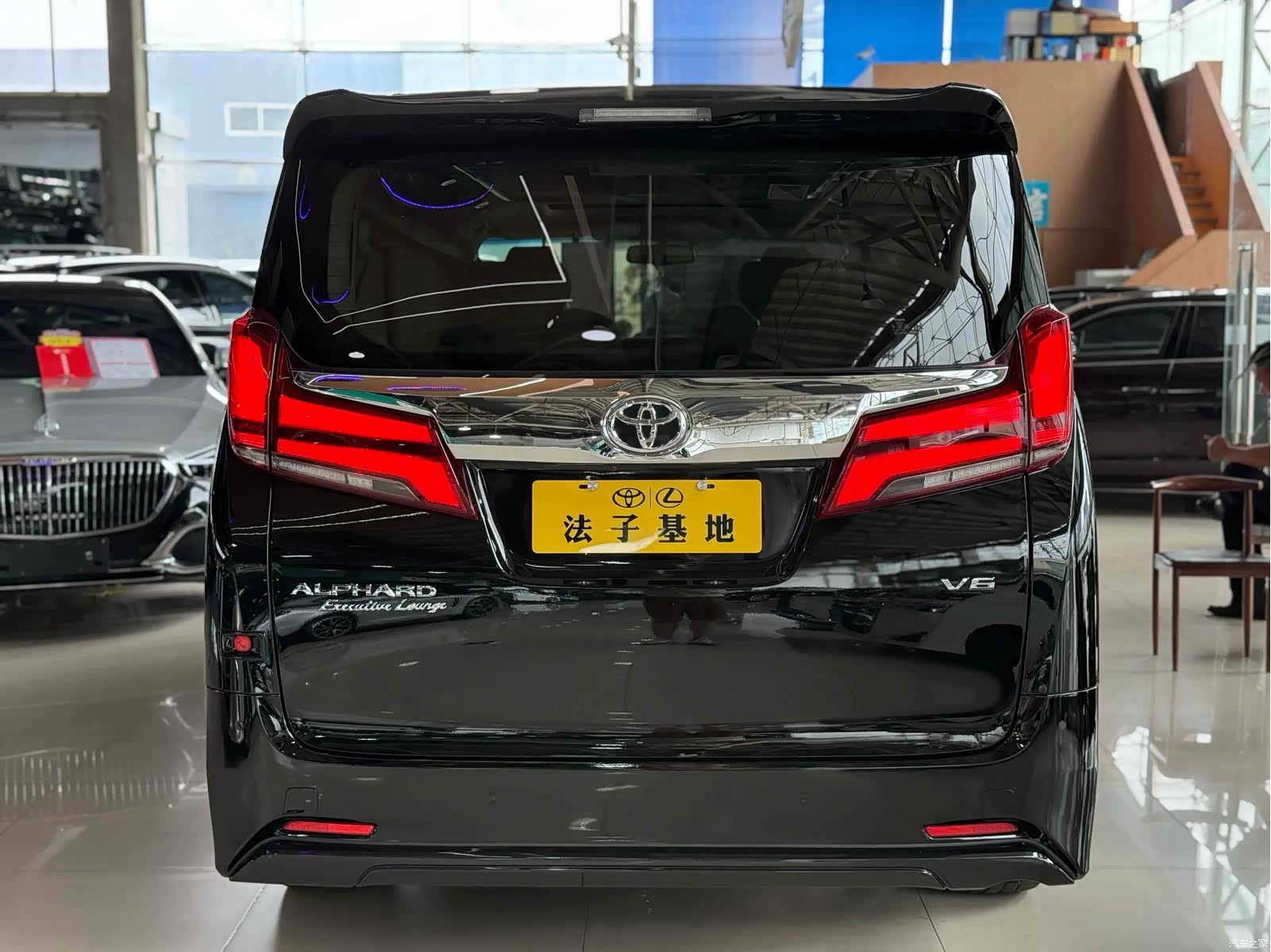 Toyota Alphard, 2018 25