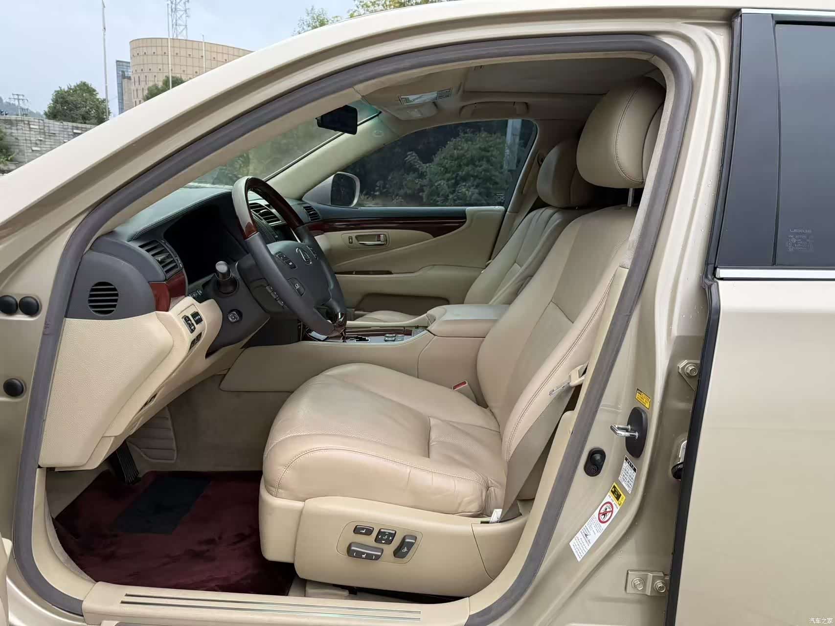 Lexus LS, 2007 9