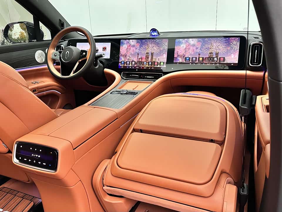 AITO Ask the world M9