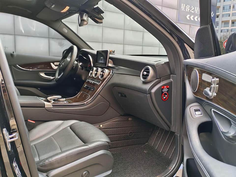 Mercedes-Benz GLC Mercedes-Benz GLC