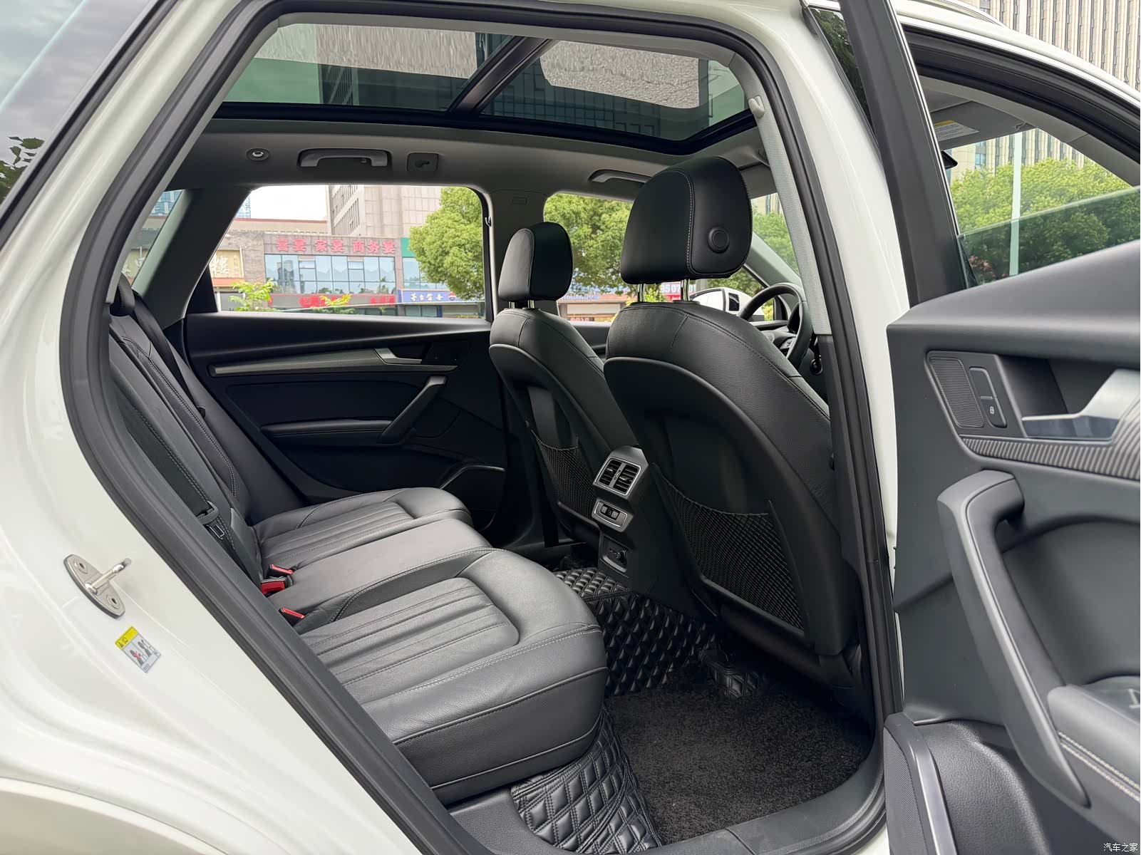 Audi Q5L, 2020 11