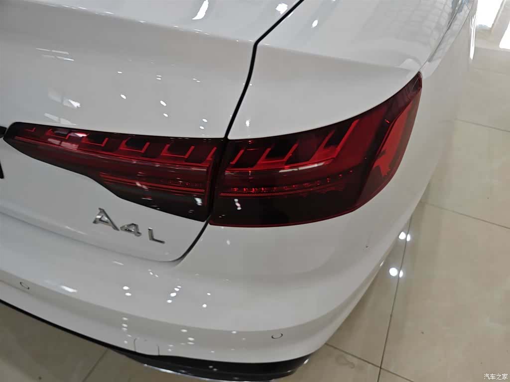 Audi A4L, 2022 24