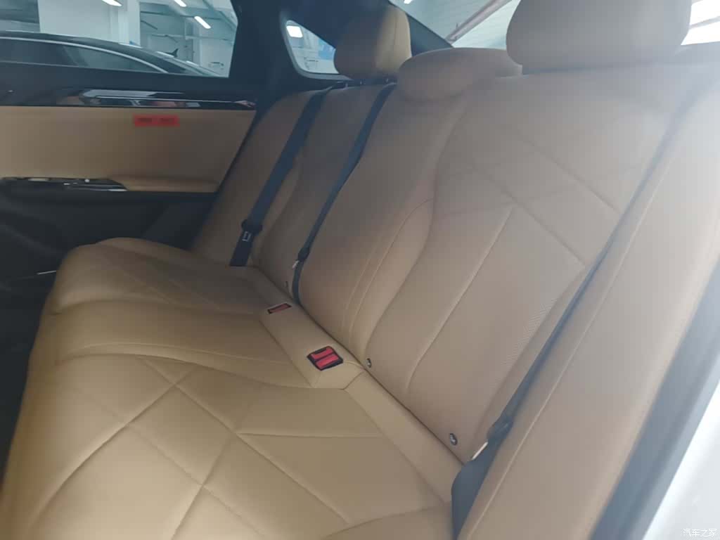 Geely Galaxy L6, 2024 17