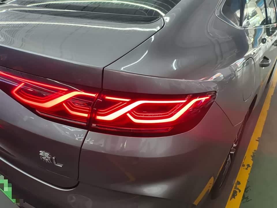 BYD Qin L BYD Qin L