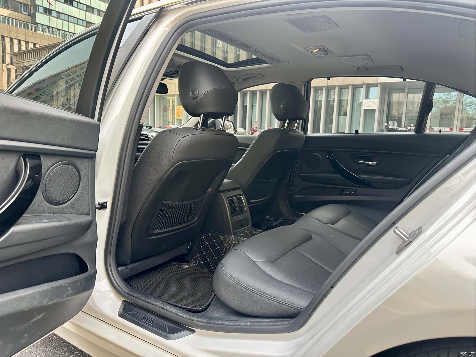 BMW 3 Series, 2017 все фото