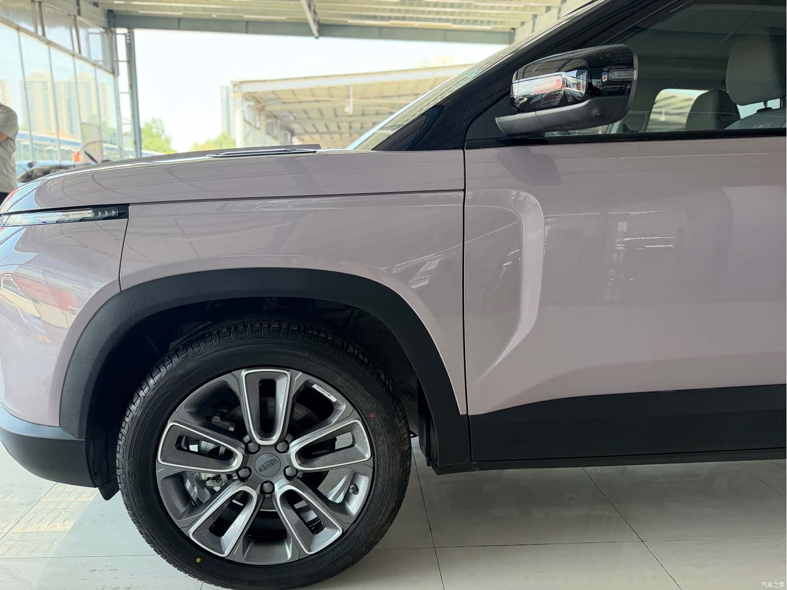 Geely Icon, 2025 4