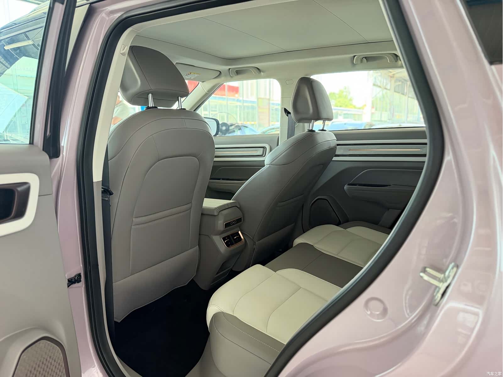 Geely Icon, 2025 8