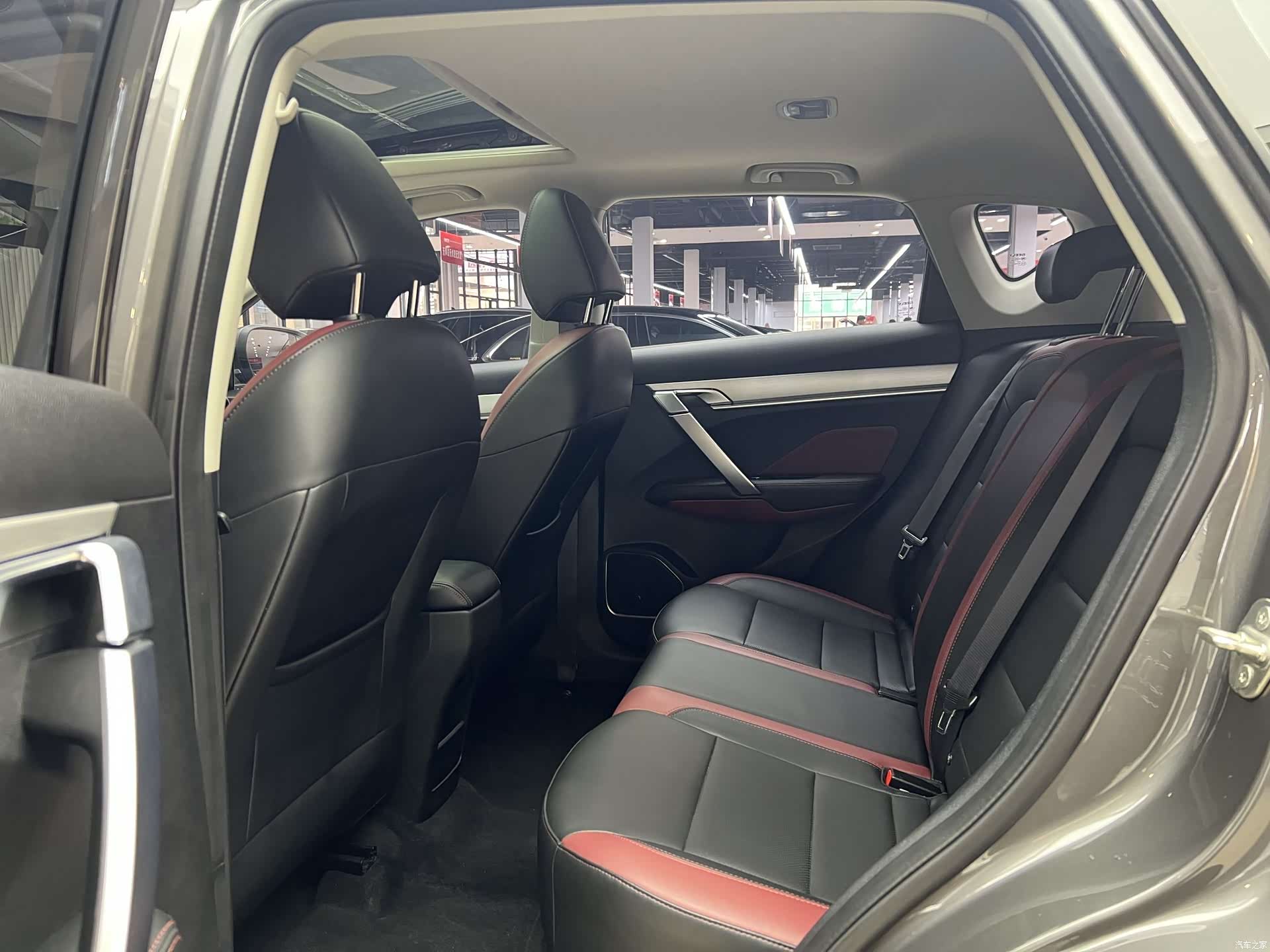 Geely Coolray, 2022 10