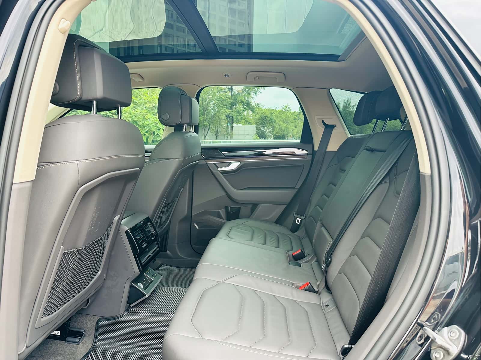 Volkswagen Touareg, 2021 10