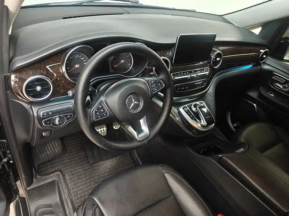 Mercedes-Benz V-class