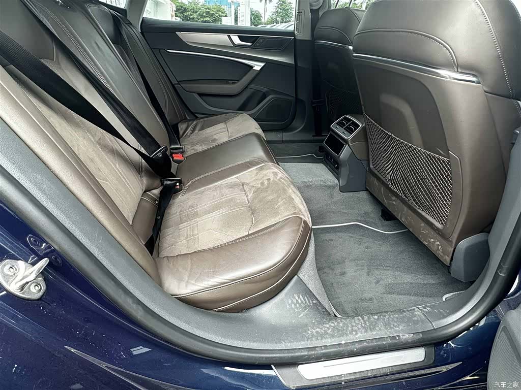 Audi A7L, 2023 7