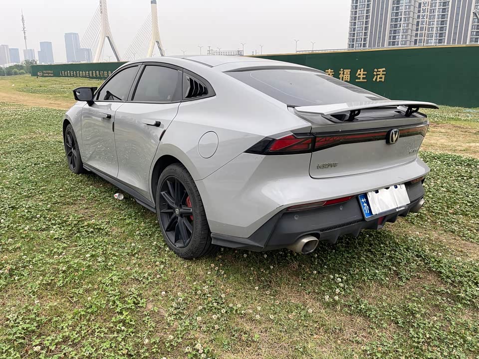 Changan UNI-V Changan UNI-V