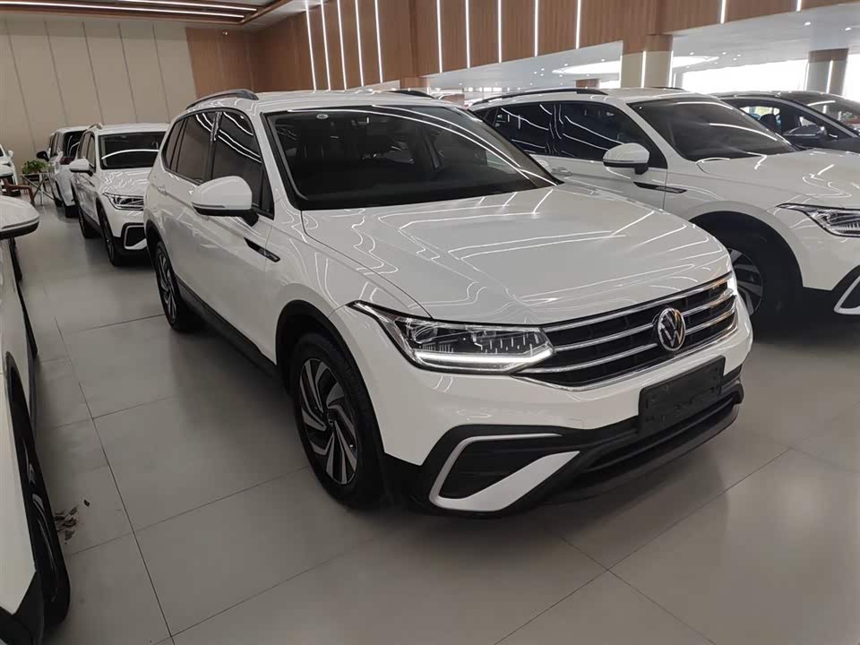 Volkswagen Tiguan L