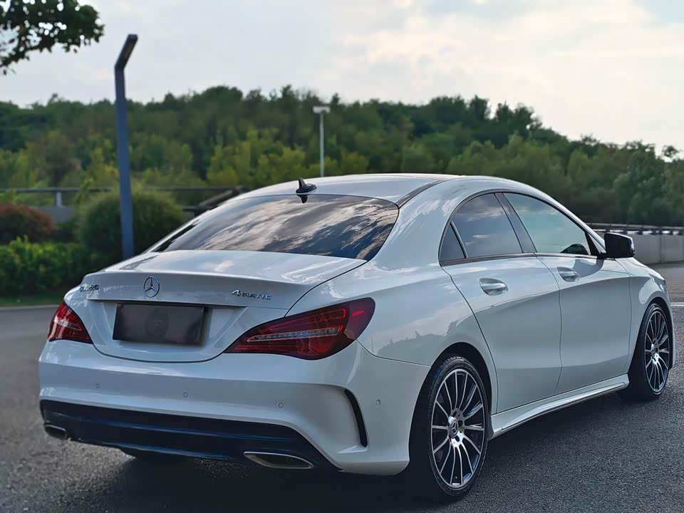 Mercedes-Benz CLA
