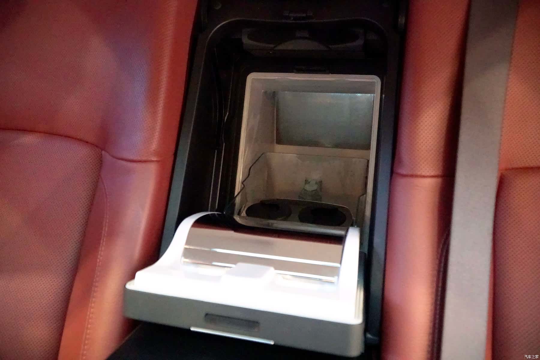 Rolls-Royce Ghost, 2011 14