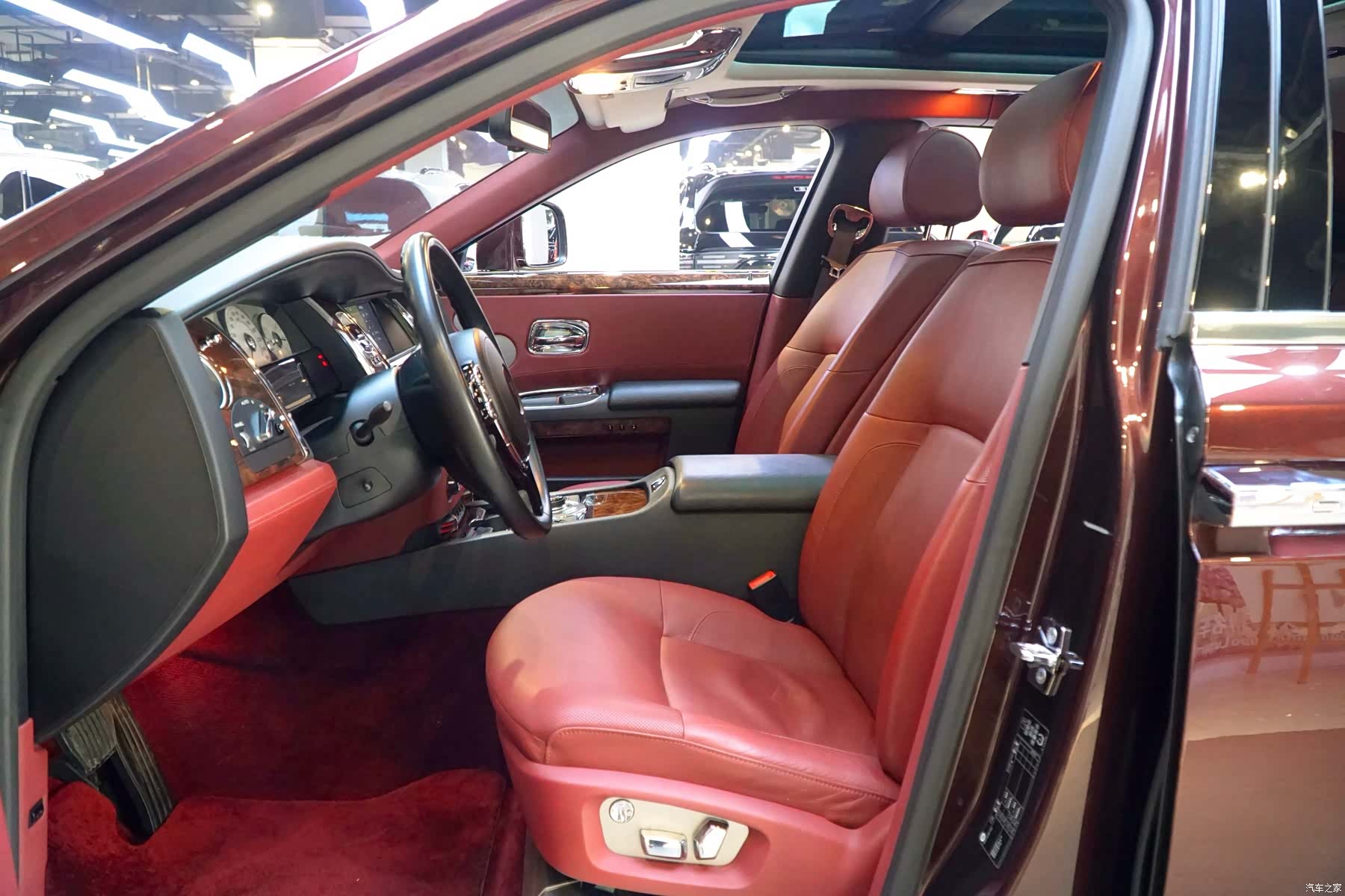 Rolls-Royce Ghost, 2011 8
