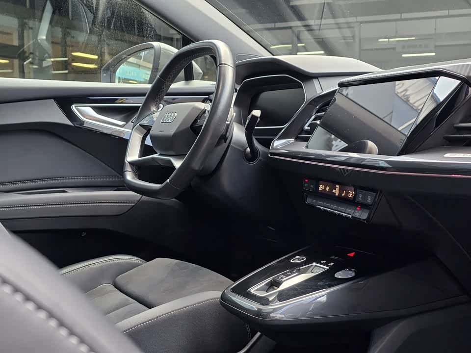 Audi Q4