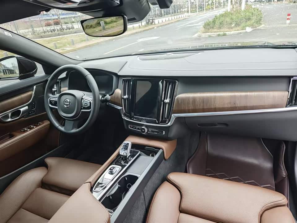 Volvo S90