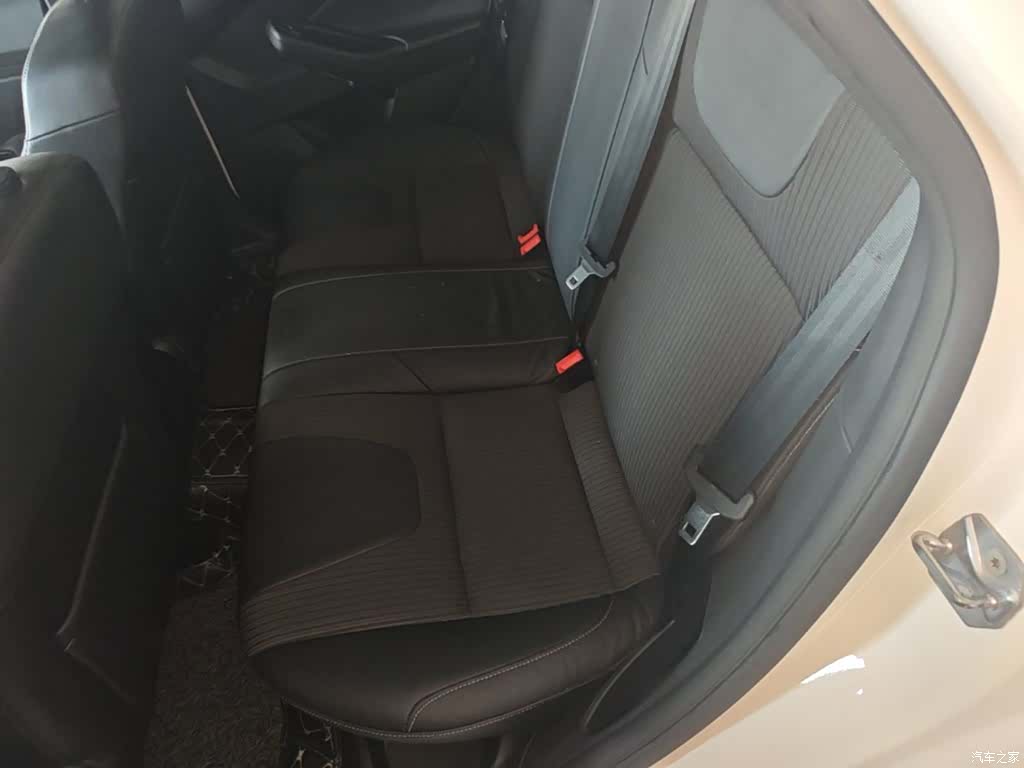 Ford Focus, 2015 17