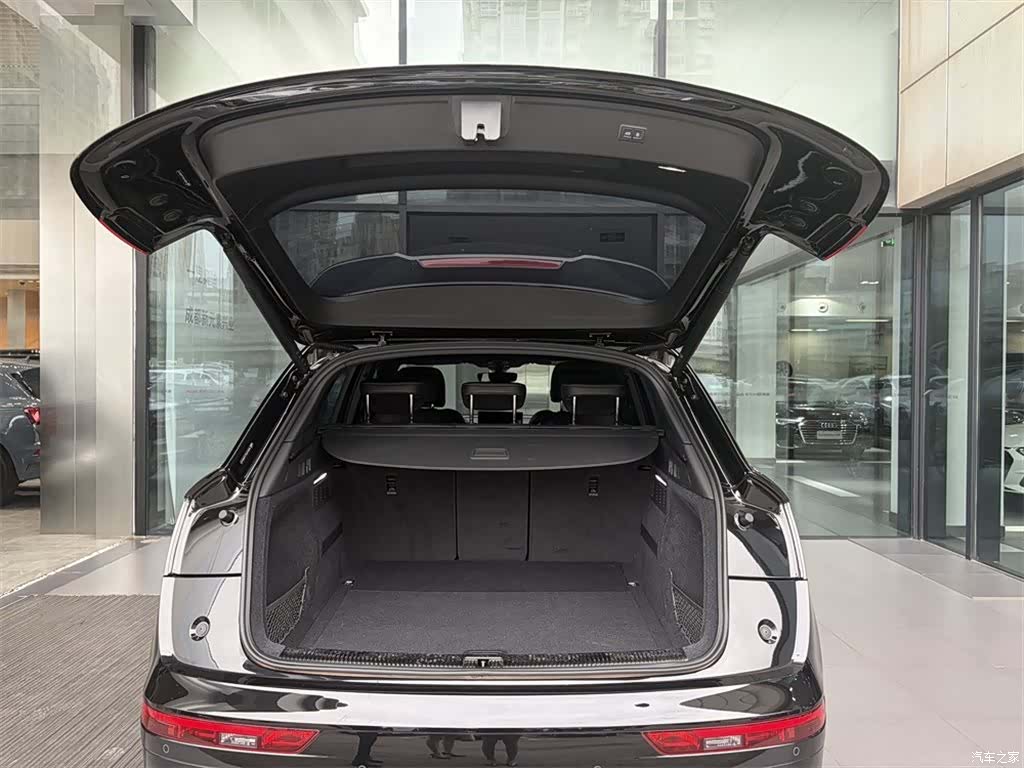 Audi Q5L, 2025 9