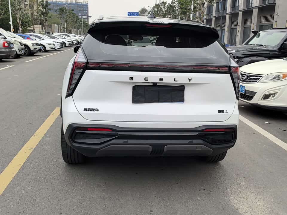Geely Atlas L