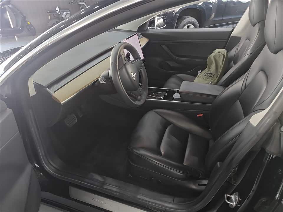 Tesla Model 3 Tesla Model 3