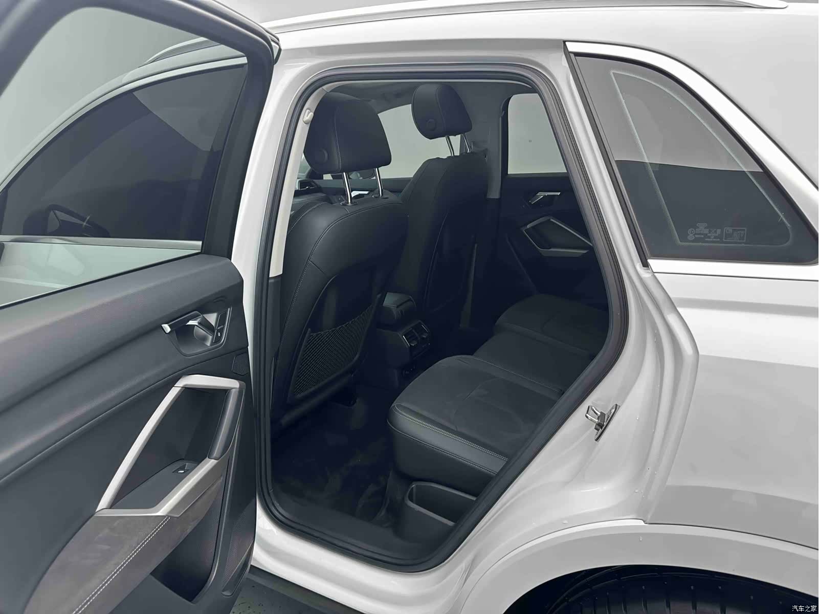 Audi Q3, 2022 12