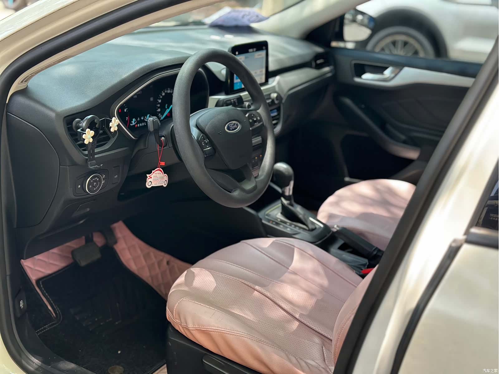 Ford Focus, 2019 7
