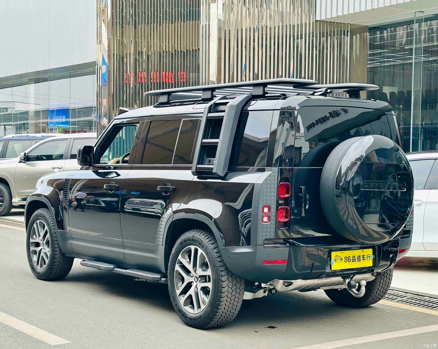 Land Rover Defender, 2025 4