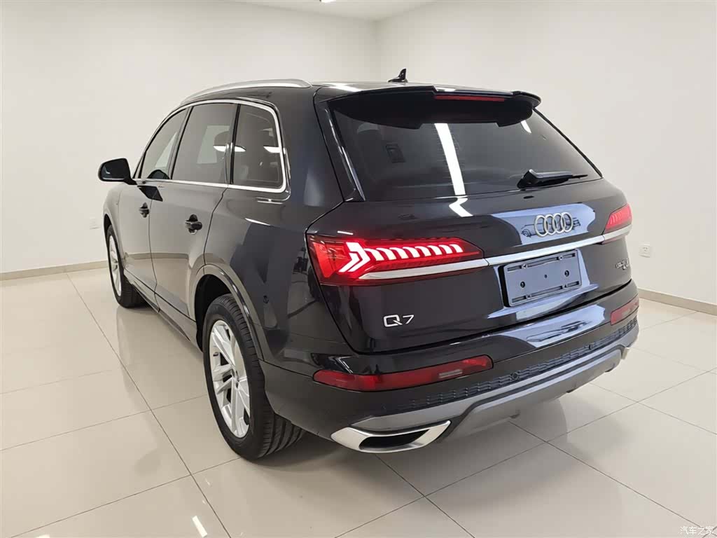 Audi Q7, 2023 все фото