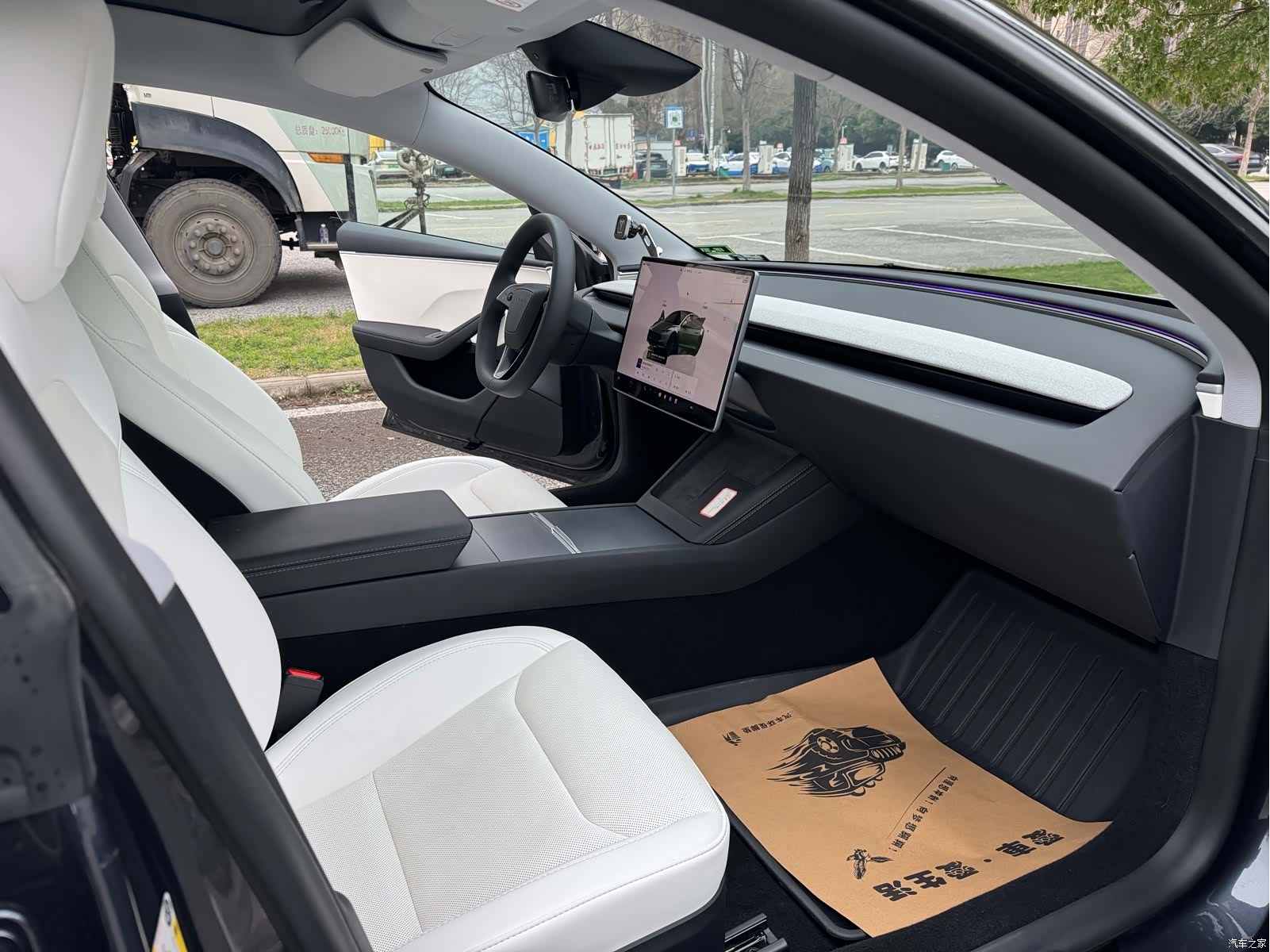 Tesla Model 3, 2024 9
