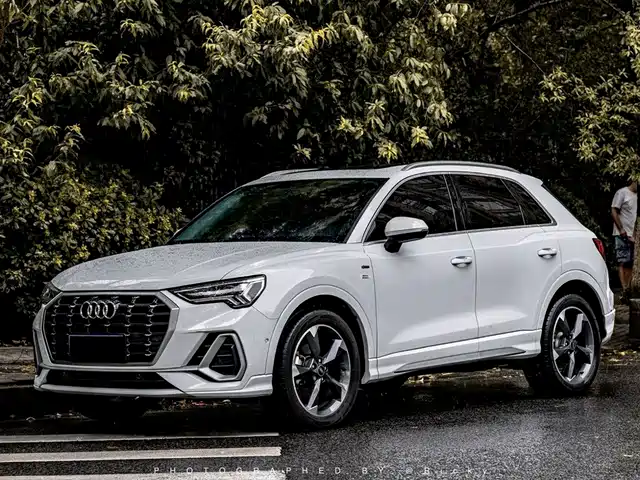 Audi Q3 2022 — купить из Китая под заказ