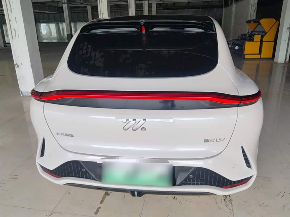 IM Motors Zhiji LS7 IM Motors Zhiji LS7