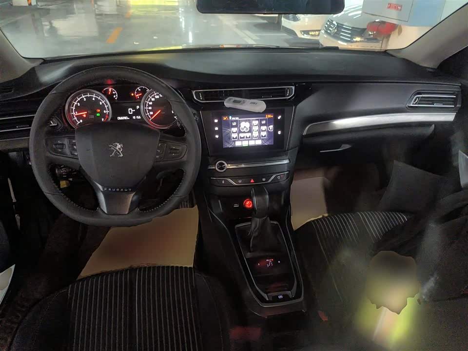 Peugeot 408