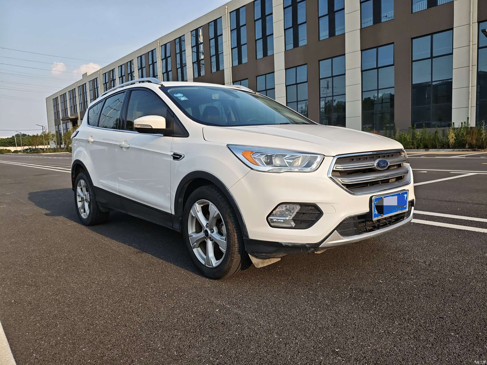 Ford Kuga, 2017 3