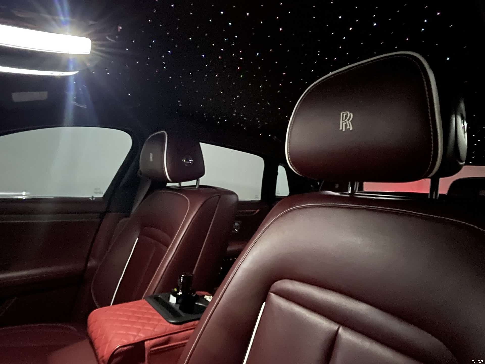 Rolls-Royce Ghost, 2021 13