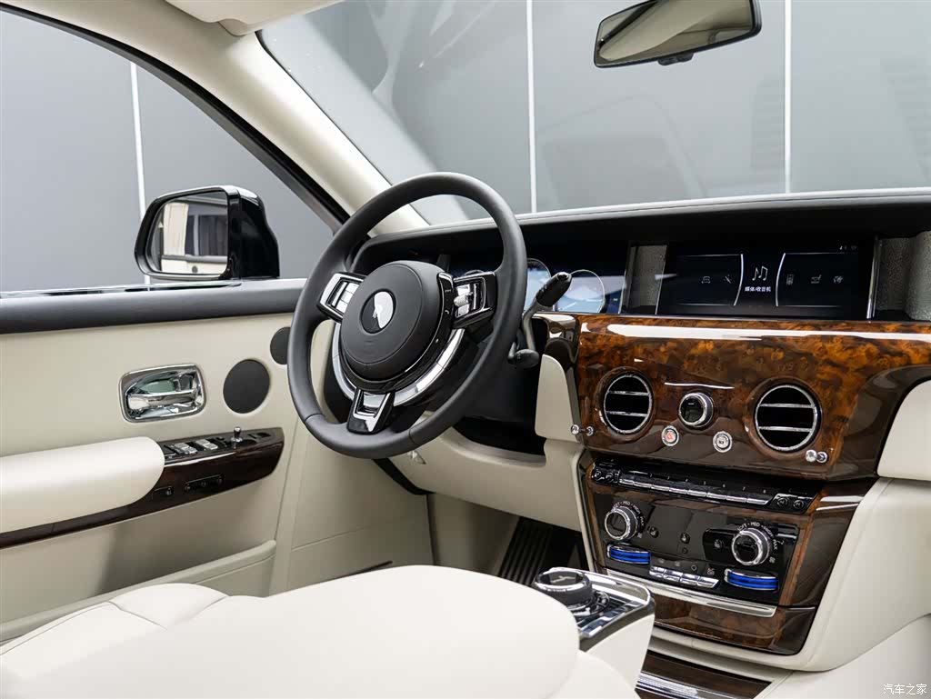 Rolls-Royce Phantom, 2018 27